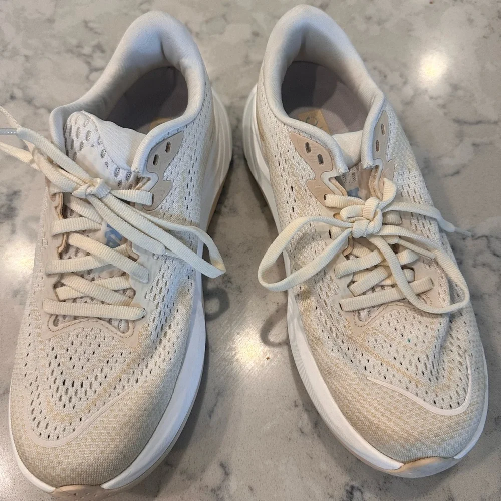 Hoka One One Rincon 4 Women’s Alabaster Oak Light Running Sneakers - Size 6.5B - Picture 4 of 8